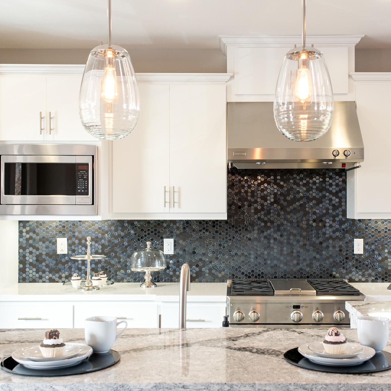 Backsplash installing